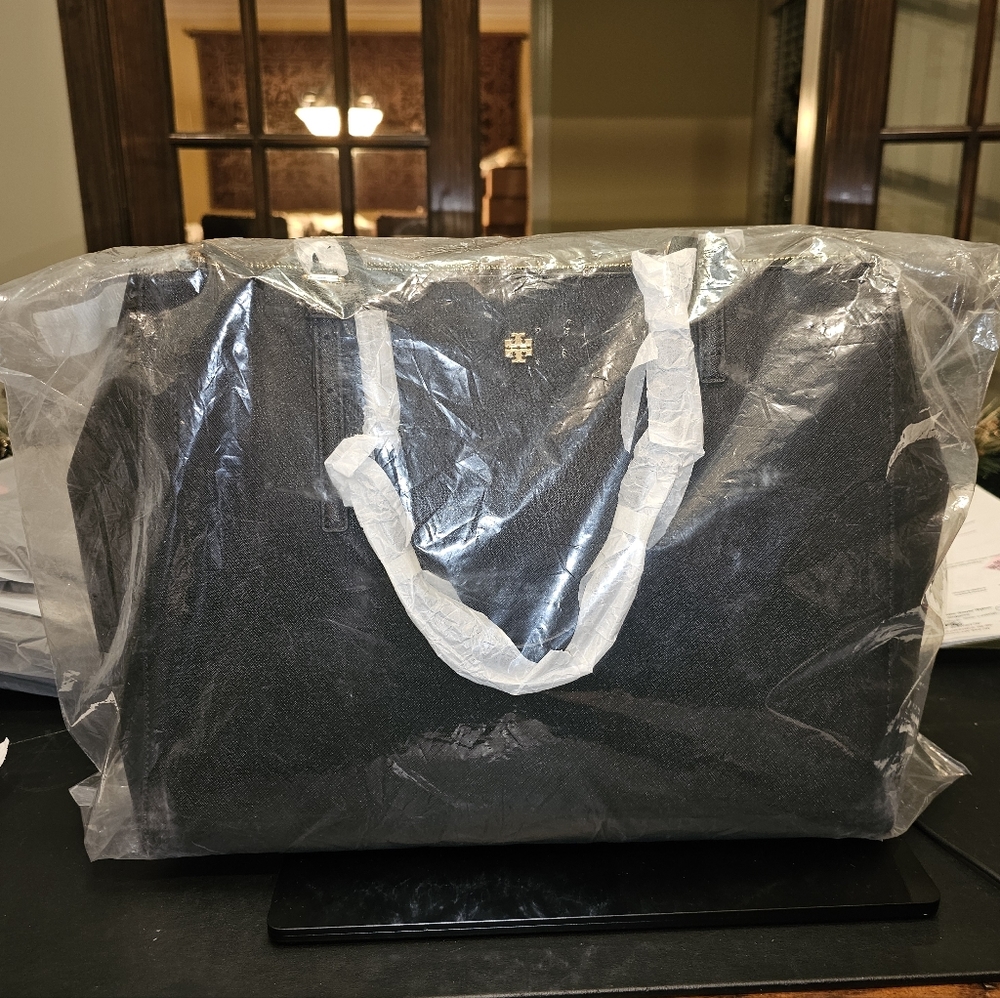 Tory Burch Emerson Large Double Zip Tote - Picture 9 of 12